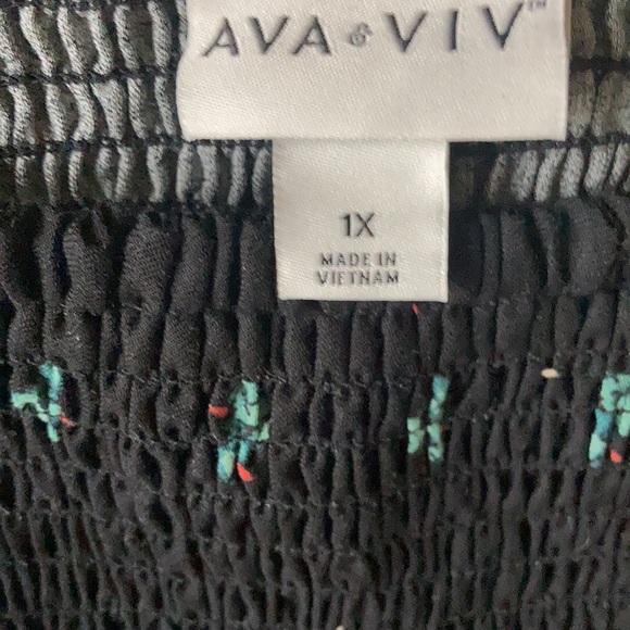 Black &green square neck top NWOT - Picture 2 of 3